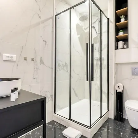 Pink Design 2bdr Flat In The Heart Of Bastille Apartment *