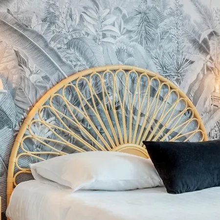 Pink Design 2bdr Flat In The Heart Of Bastille * Paris