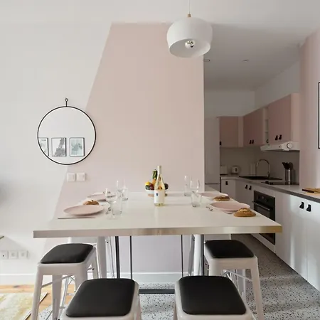 Apartment Pink Design 2bdr Flat In The Heart Of Bastille